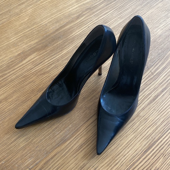 bcbgirls black pump